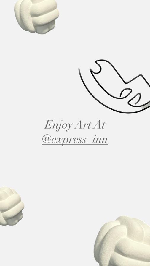 Express Inn Pʼotʼi المظهر الخارجي الصورة
