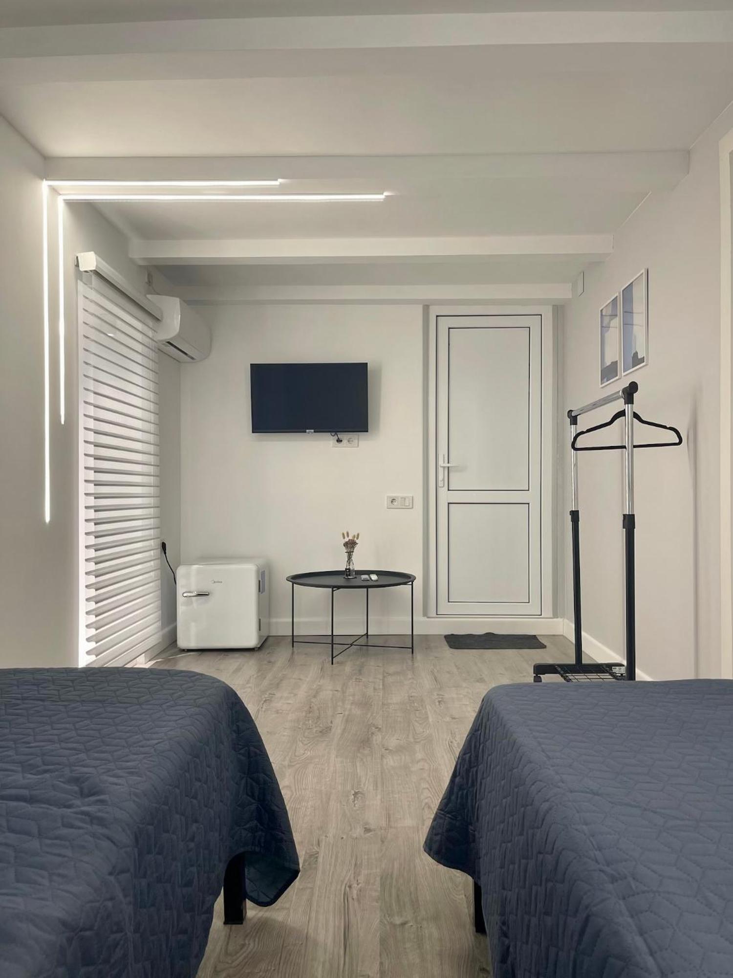 Express Inn Pʼotʼi المظهر الخارجي الصورة